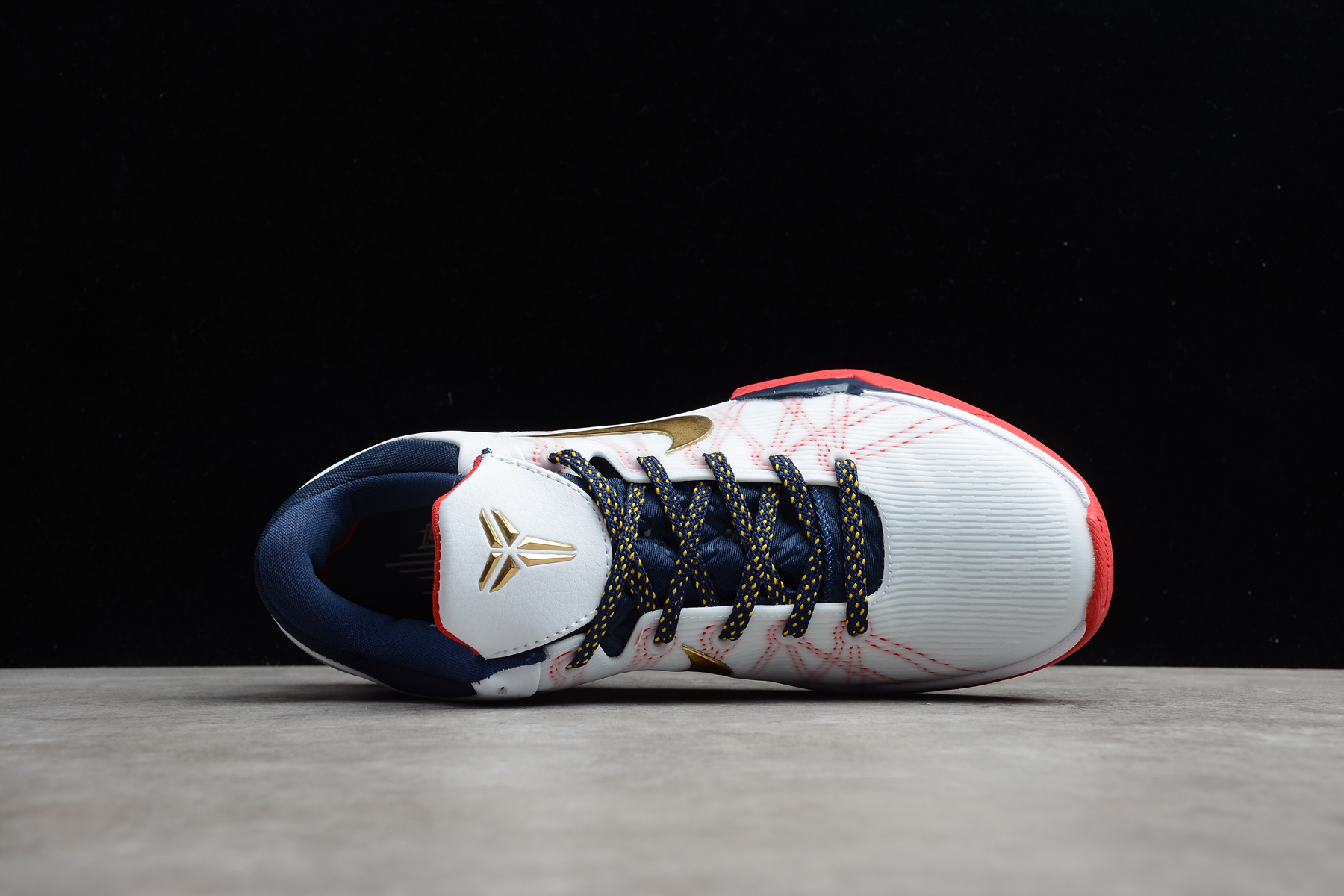 Nike Kobe 7 Gold Medal